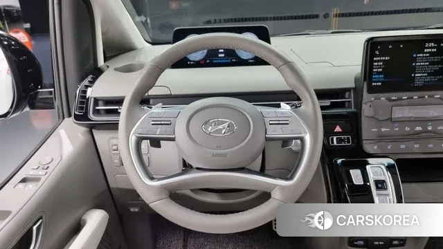 Hyundai Staria 2023 Черный из Кореи, фото 4