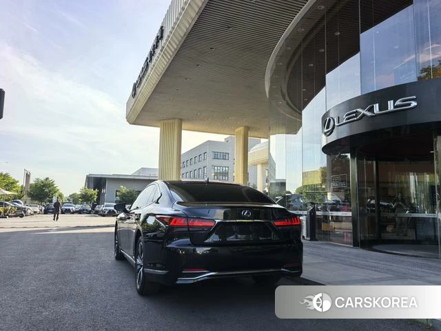Lexus LS 2023 Черный из Китая, фото 4