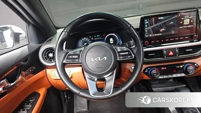 Kia The New K3 2nd generation 2022 Белый из Кореи, фото 4