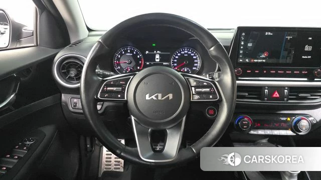 Kia The New K3 2nd generation 2023 Белый из Кореи, фото 4