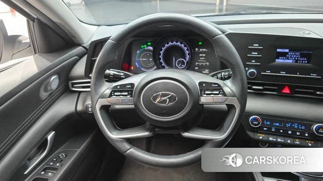 Hyundai Avante Hybrid (CN7) 2023 Белый из Кореи, фото 4