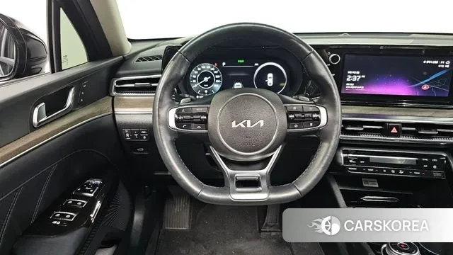 Kia K5 3rd generation 2023 Черный из Кореи, фото 4