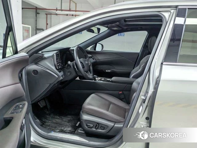 Lexus RX 2023 Серебристо-серый из Китая, фото 4
