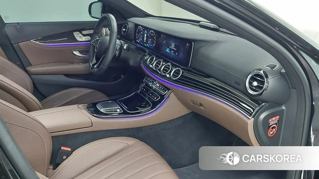 Mercedes-Benz E-Class W213 2023 Черный из Кореи, фото 4