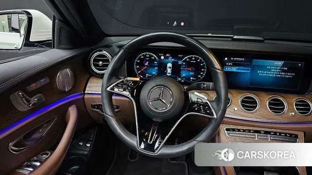 Mercedes-Benz E-Class W213 2023 Белый из Кореи, фото 4