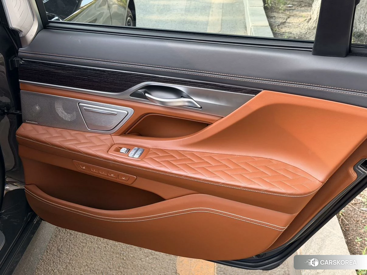 BMW 7 series 2021 Темно-серый из Китая, фото 4