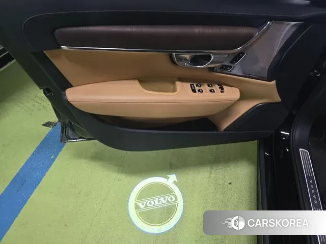 Volvo S90 2023 Черный из Кореи, фото 4