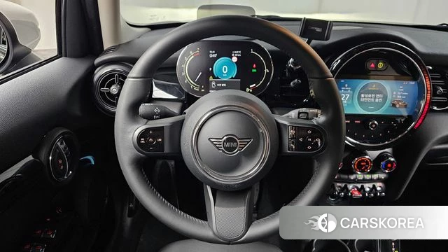 Mini Cooper 2023 Черный из Кореи, фото 4
