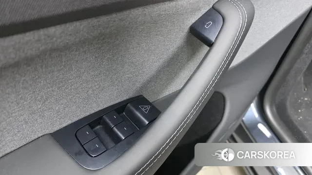 Tesla Model Y 2025 Серый из Кореи, фото 4