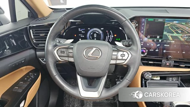 Lexus NX350h Second generation 2023 Черный из Кореи, фото 4