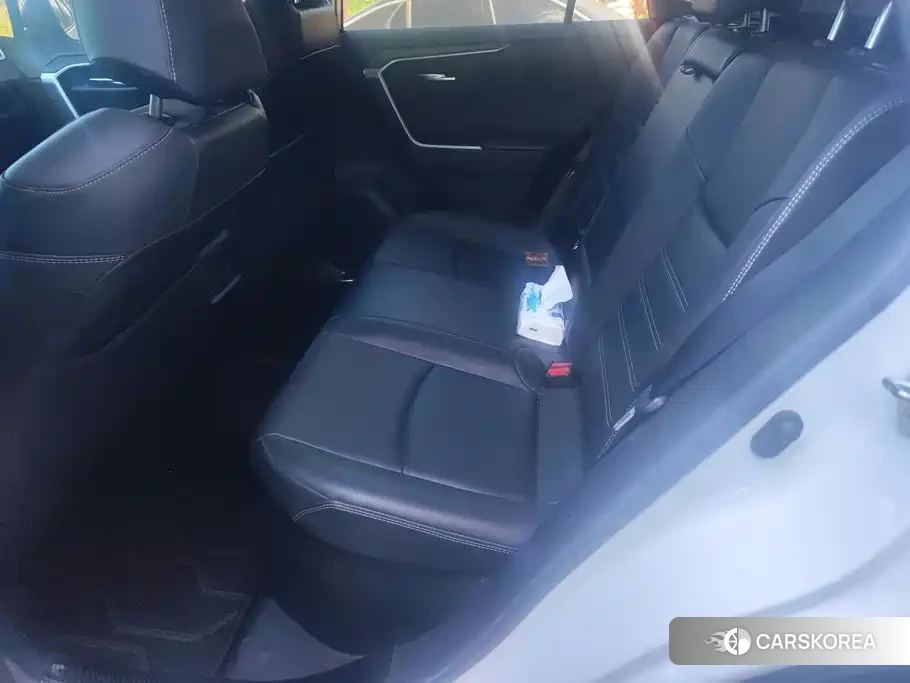 Toyota RAV4 2022 Белый из Китая, фото 4
