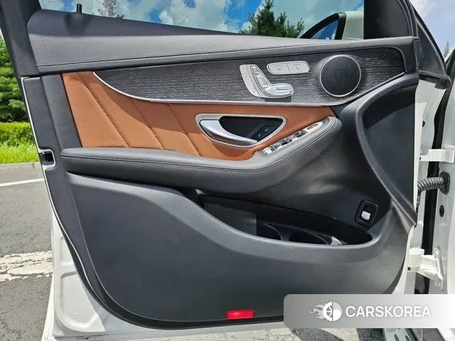 Mercedes-Benz GLC-Class X253 2022 Белый из Кореи, фото 4