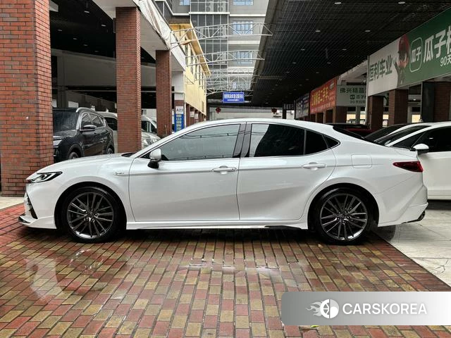 Toyota Camry 2024 Белый из Китая, фото 4