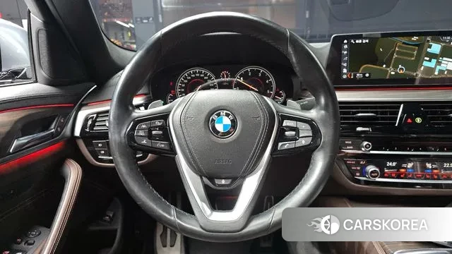 BMW 5 Series (G30) 2018 Серебристо-серый из Кореи, фото 4