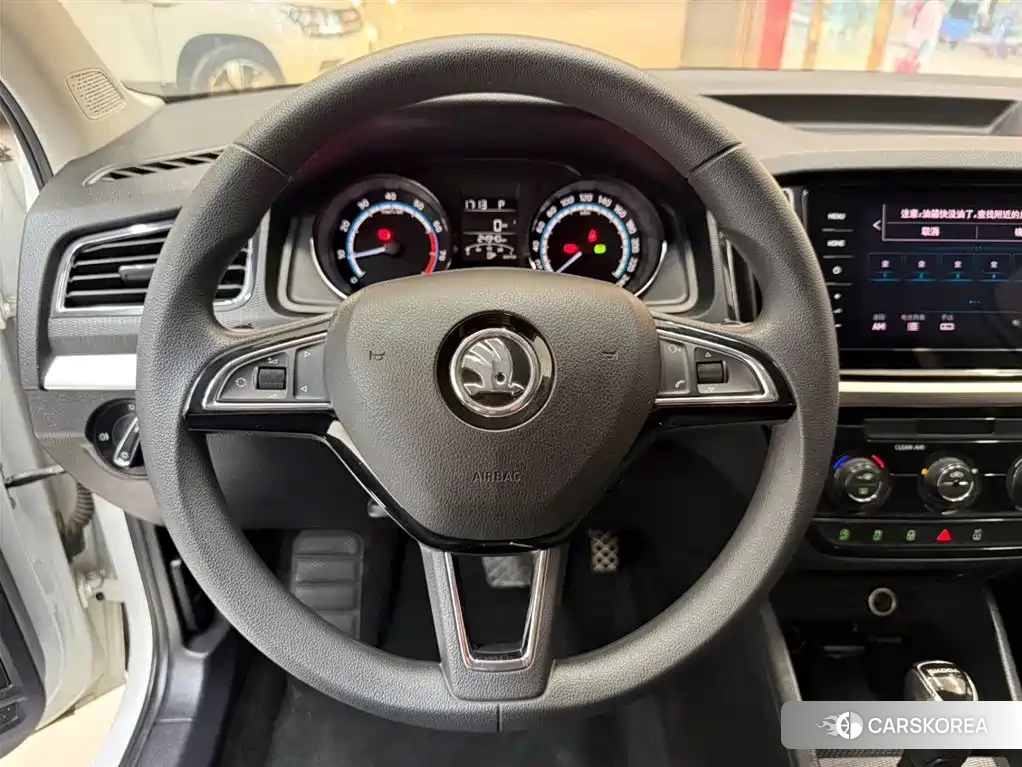 Skoda Komick 2022 Белый из Китая, фото 5