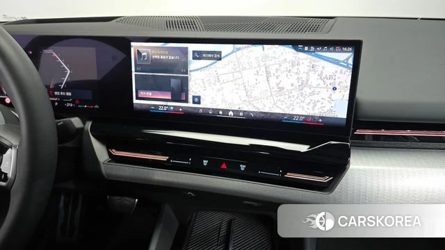 BMW 5 Series (G60) 2024 Белый из Кореи, фото 4