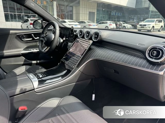 Mercedes-Benz Class C 2022 Белый из Китая, фото 4
