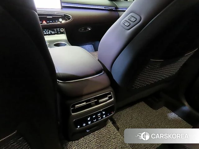 Genesis GV70 2025 Белый из Кореи, фото 4