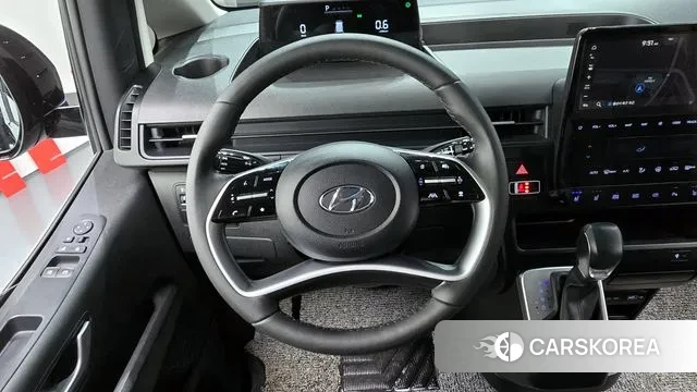 Hyundai Staria 2023 Черный из Кореи, фото 4