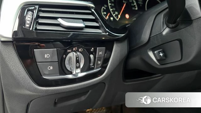 BMW 5 Series (G30) 2019 Белый из Кореи, фото 4