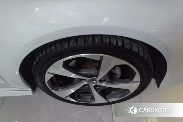 Audi A3 2018 Белый из Китая, фото 4