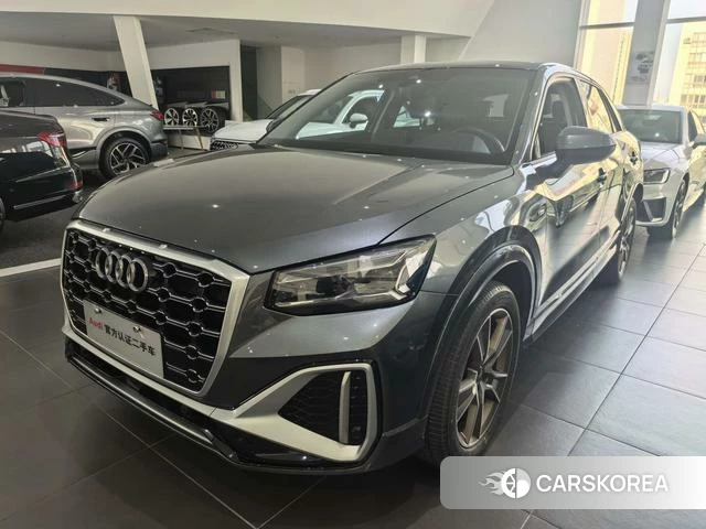 Audi Q2L 2022 Темно-серый из Китая, фото 4