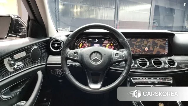 Mercedes-Benz E-Class W213 2018 Белый из Кореи, фото 4