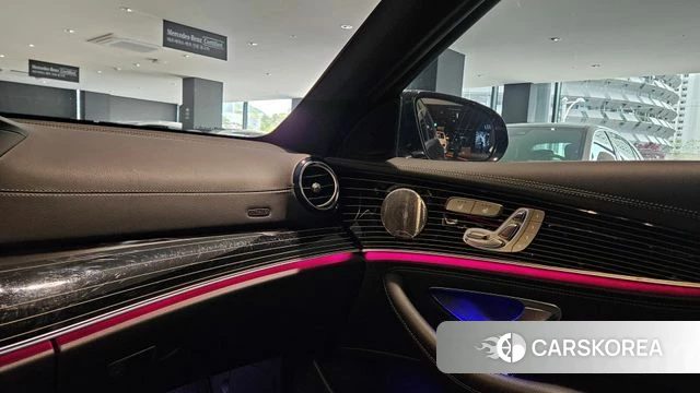Mercedes-Benz E-Class W213 2023 Черный из Кореи, фото 4