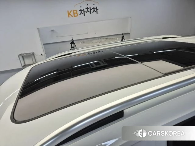 Volkswagen Tiguan Allspace 2023 Белый из Кореи, фото 4