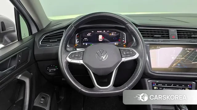 Volkswagen Tiguan Allspace 2023 Белый из Кореи, фото 4