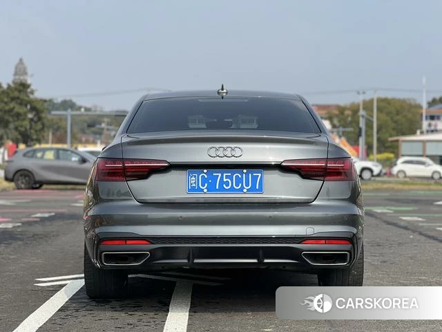 Audi A4L 2022 Темно-серый из Китая, фото 4