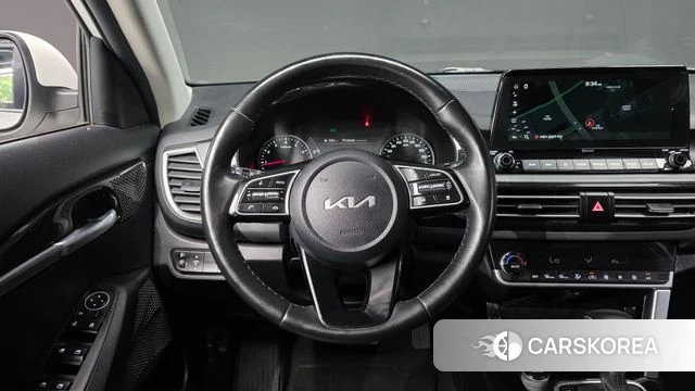 Kia Seltos 2022 Белый из Кореи, фото 4