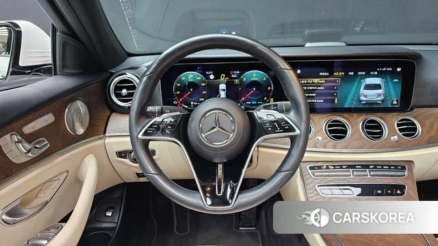 Mercedes-Benz E-Class W213 2023 Белый из Кореи, фото 4