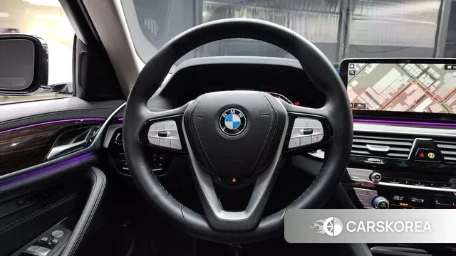 BMW 5 Series (G30) 2022 Белый из Кореи, фото 4