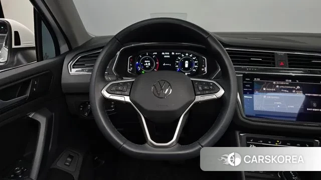 Volkswagen Tiguan second Generation 2023 Белый из Кореи, фото 4