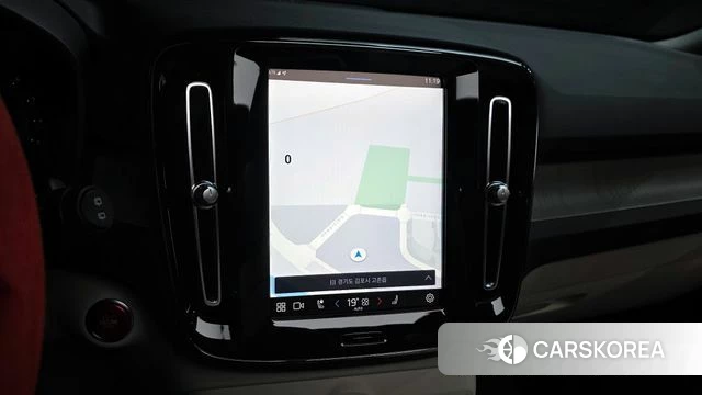 Volvo XC40 2023 Белый из Кореи, фото 4