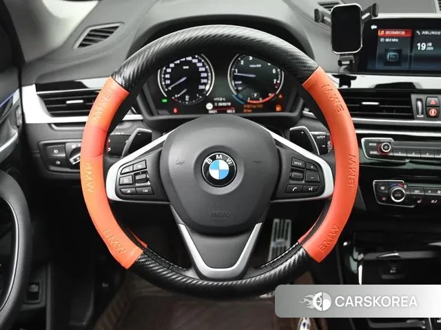 BMW X1 (F48) 2022 Черный из Кореи, фото 4