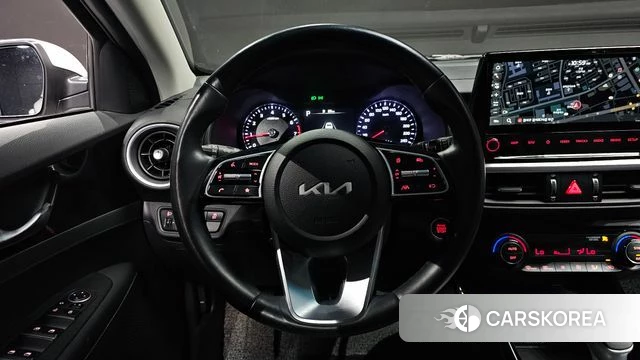 Kia The New K3 2nd generation 2023 Белый из Кореи, фото 4