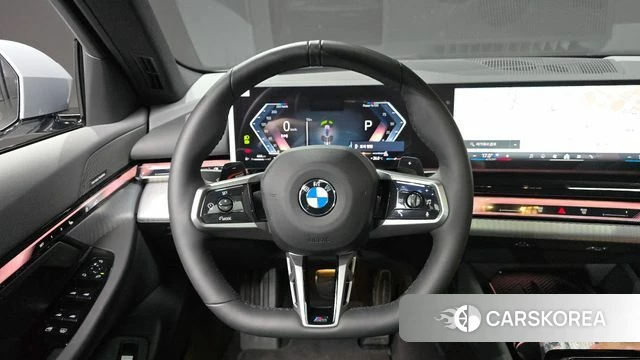 BMW 5 Series (G60) 2026 Светло-серебряный цвет из Кореи, фото 4