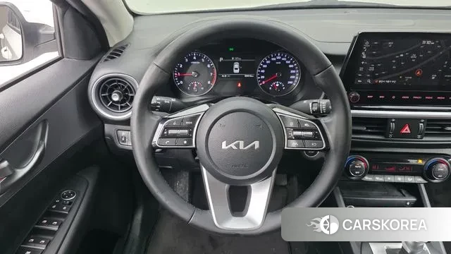 Kia The New K3 2nd generation 2021 Белый из Кореи, фото 4
