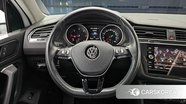 Volkswagen Tiguan second Generation 2020 Белый из Кореи, фото 4