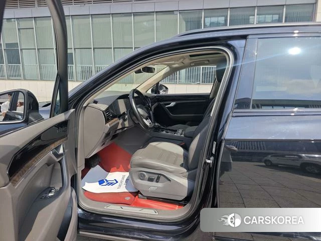 Volkswagen Touareg 2021 Черный из Китая, фото 4