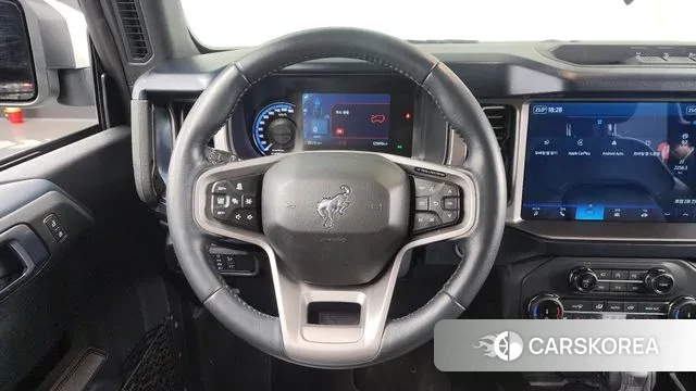 Ford Bronco 6th Generation 2022 Серебристо-серый из Кореи, фото 4