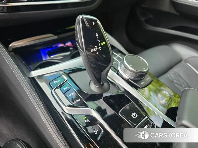 BMW 6 Series GT (G32) 2022 Серебристо-серый из Кореи, фото 4