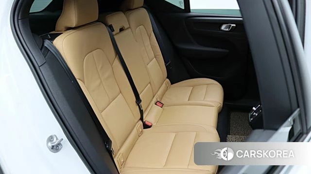 Volvo XC40 2022 Белый из Кореи, фото 4
