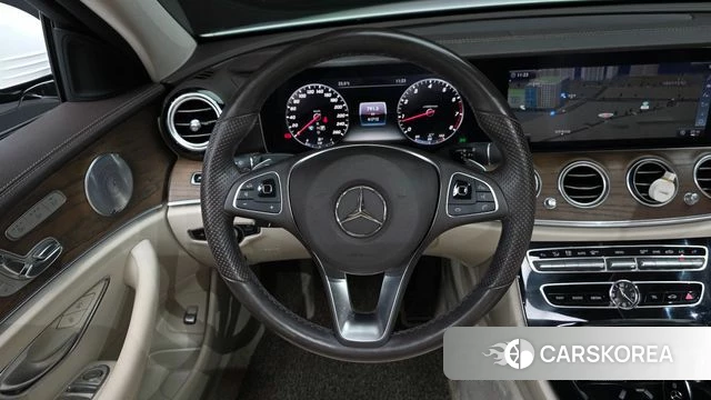 Mercedes-Benz E-Class W213 2018 Белый из Кореи, фото 4