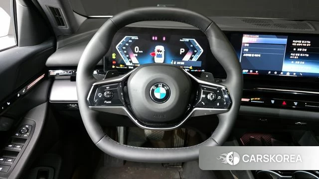 BMW 5 Series (G60) 2024 Белый из Кореи, фото 4