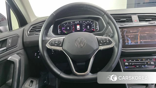 Volkswagen Tiguan second Generation 2023 Черный из Кореи, фото 4