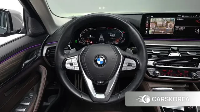 BMW 5 Series (G30) 2022 Серебристо-серый из Кореи, фото 4