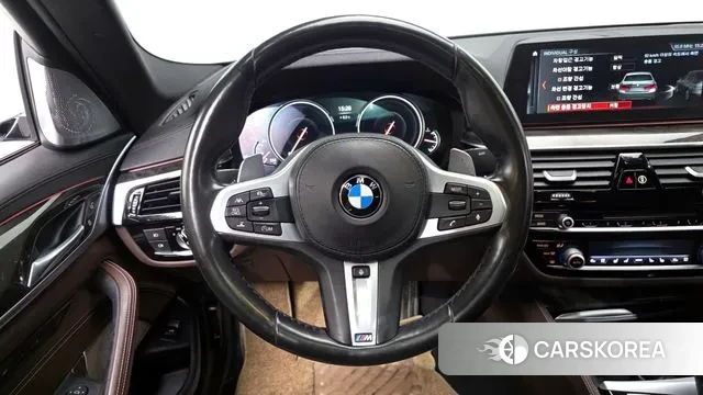 BMW 5 Series (G30) 2018 Белый из Кореи, фото 4